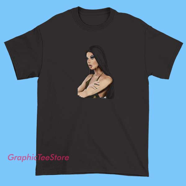 Merch Naomi Smalls Shirt 2 A stylish t-shirt featuring Naomi Smalls' name and graphic design, perfect for fans of the drag performer.